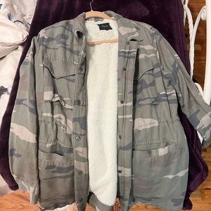 RAILS lightweight jacket; Size Medium. Arm print with furry inside.